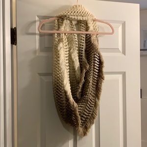 ⬇️⬇️ NWTs Steve Madden ivy infinity scarf ⬇️⬇️